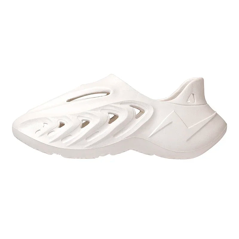 New EVA Men Sandals Couple Soft Hollow Garden Shoes Women Designer Hole Slipper Sneakers Beach Water Shoes Slip on Foam Runner