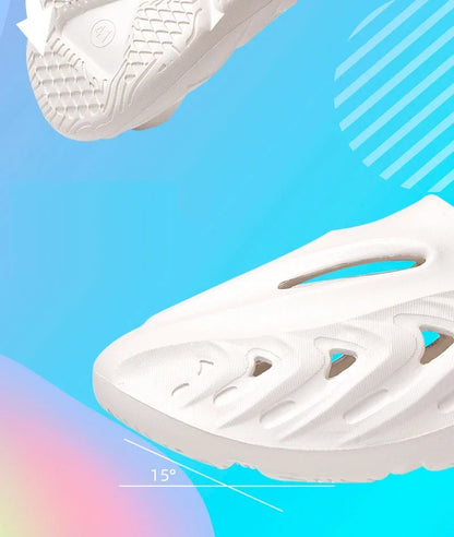 New EVA Men Sandals Couple Soft Hollow Garden Shoes Women Designer Hole Slipper Sneakers Beach Water Shoes Slip on Foam Runner