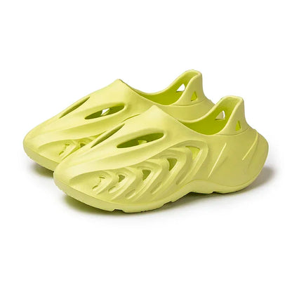 New EVA Men Sandals Couple Soft Hollow Garden Shoes Women Designer Hole Slipper Sneakers Beach Water Shoes Slip on Foam Runner