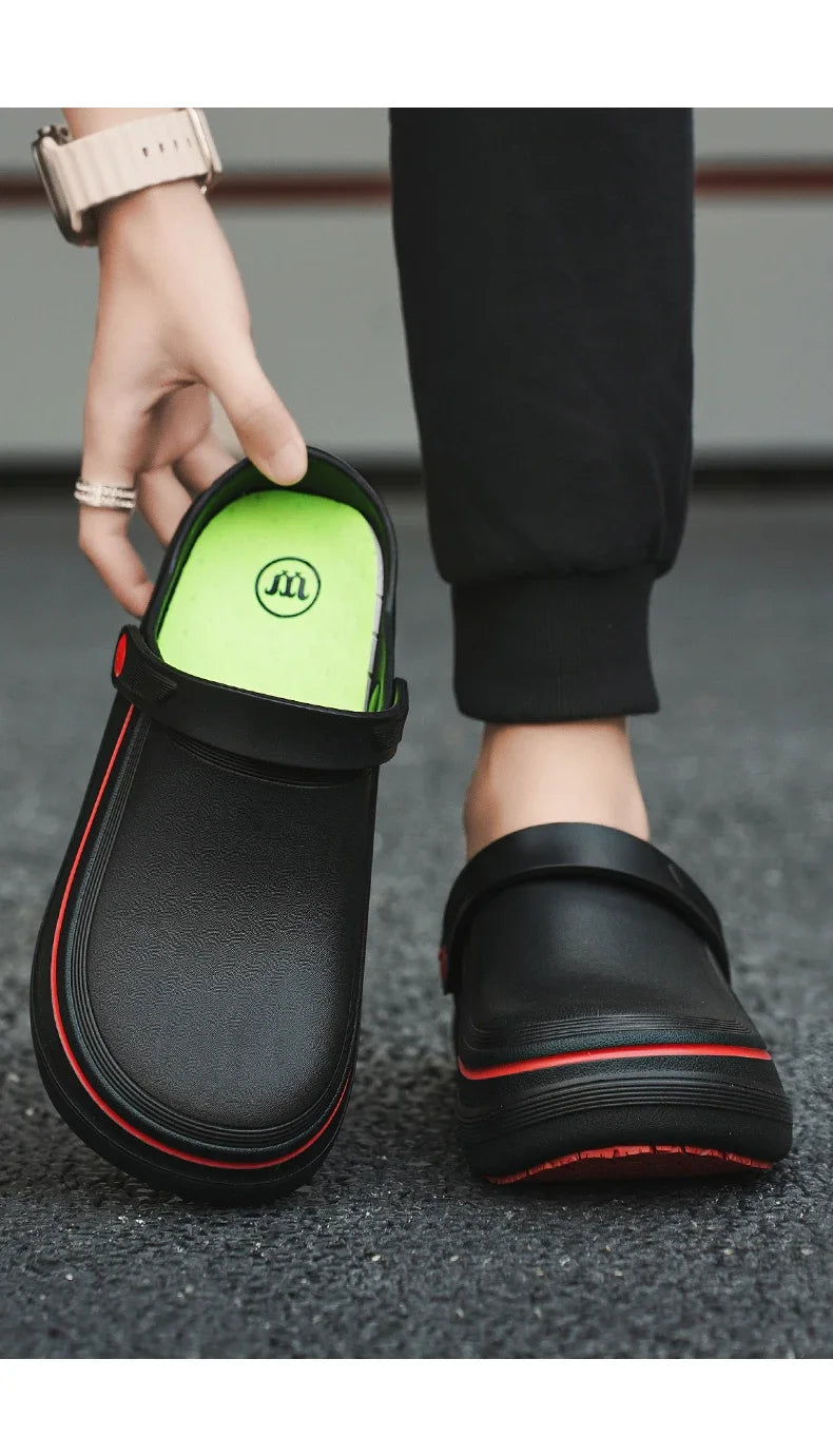 A Pair of Men's Casual Shoes, Waterproof and Oil-Proof, Low-Top Non-Slip Chef Shoes, Wear-Resistant and Non-Slip Men's Shoes